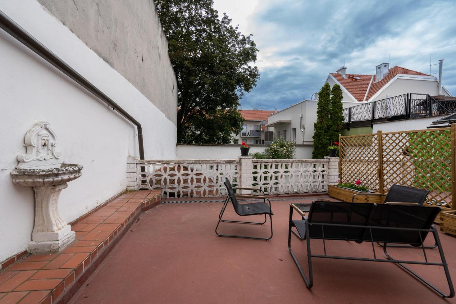 Wachau Oasis - Elegance With A Private Terrace Apartment เมาแตร์น ภายนอก รูปภาพ